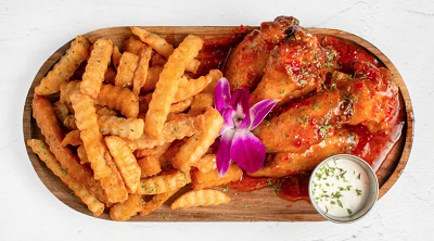 5 WINGS & FRIES